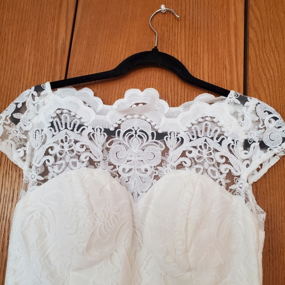 Chi Chi London Cream Maxi Dress - Picture 6 of 8